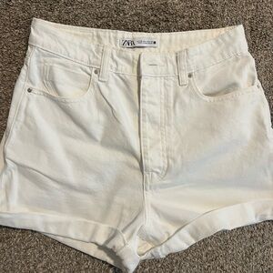 Zara mom shorts - size 6. Never worn!
